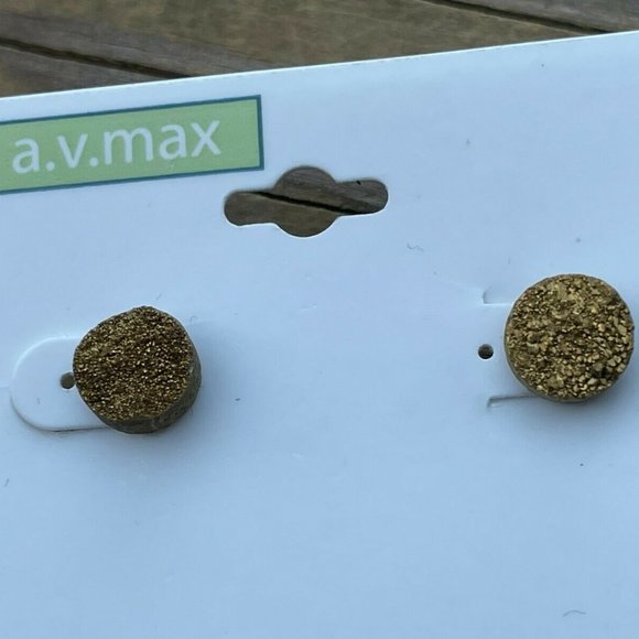 a.v.max Accessories Women Earrings Gold Tone Stud Dove Lever Back Fashion Jewelr - Picture 2 of 12